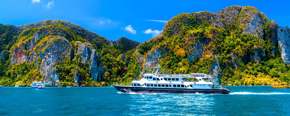 ferry to the phi phi islands