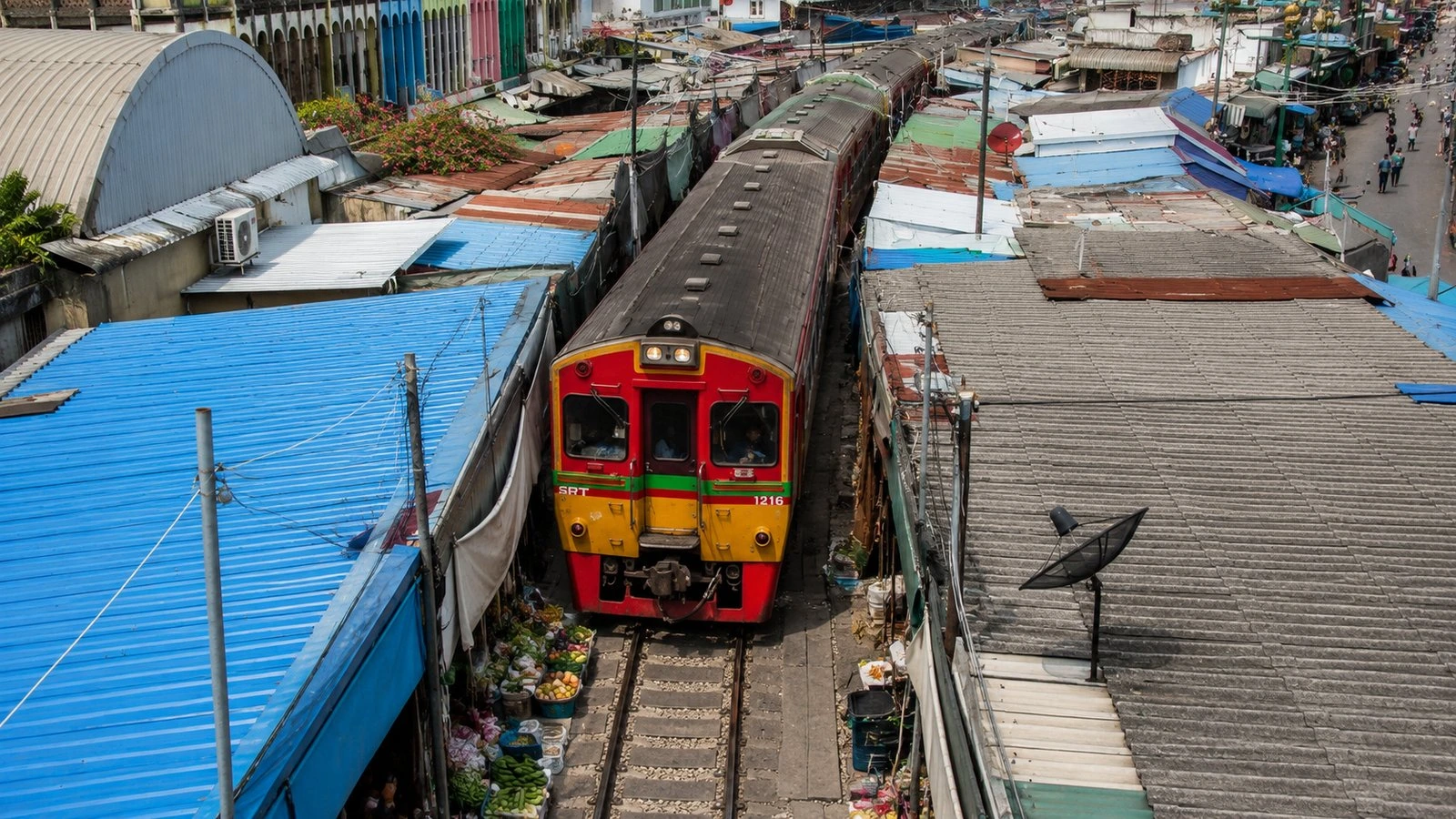 How to get to Maeklong railway market